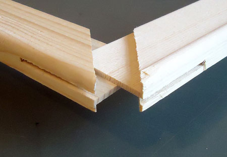 Wedge frame corner (seen from outside) 